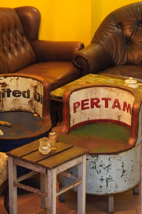 Pertam. Cafe geschlossen zum sitzen